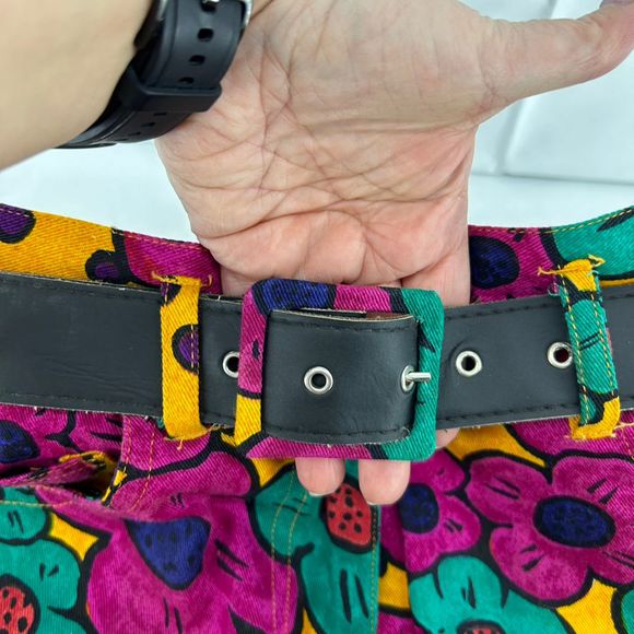 LIVE IN COLOR Floral High-Waisted Belted Shorts Yellow Cotton Women's Size M - Picture 5 of 9